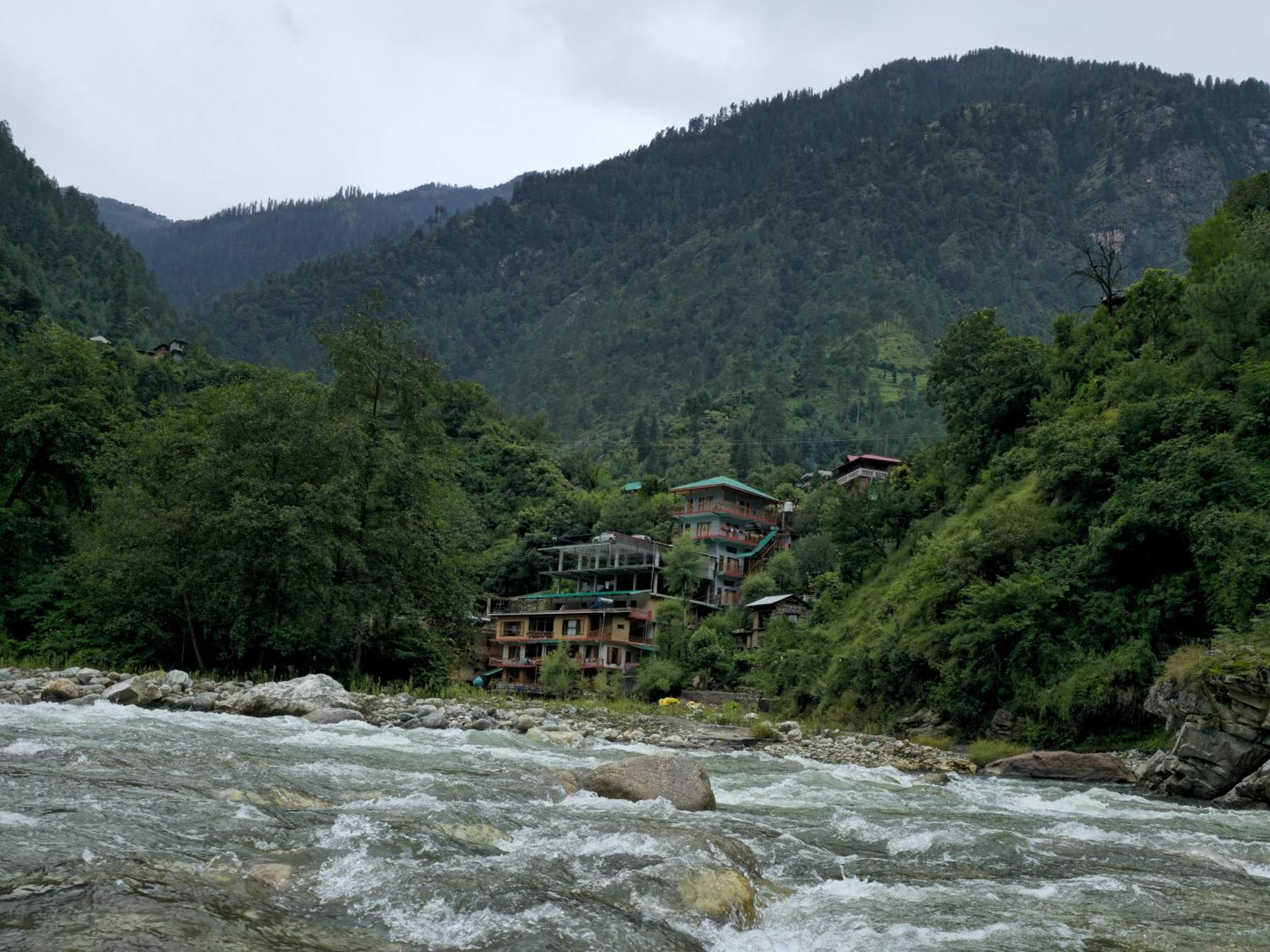 Sharda Resort-Tirthan Valley Banjar Екстер'єр фото