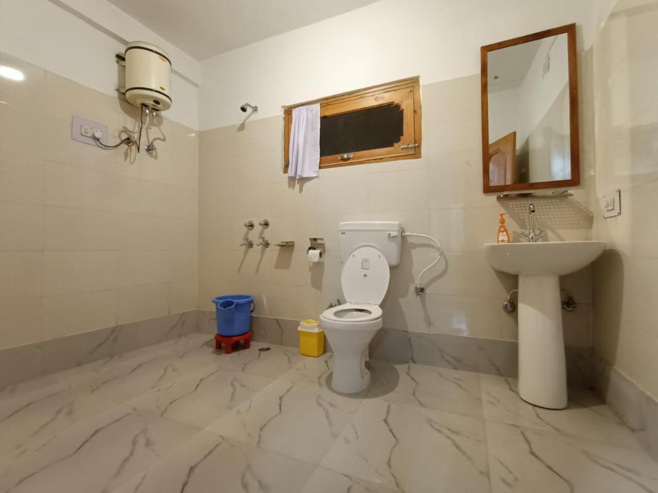 Sharda Resort-Tirthan Valley Banjar Екстер'єр фото